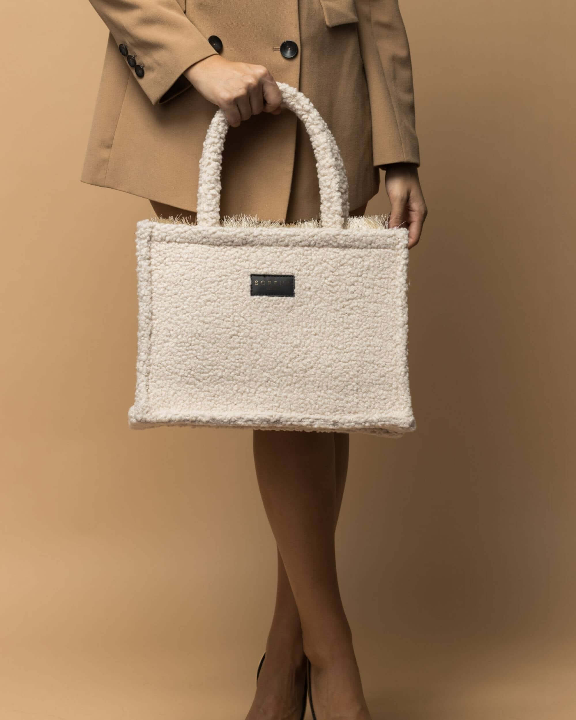 Teddy Beige Medium Tote Bag fra Sorena 5207393015306 Bettanshus Veske